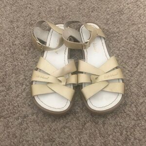 Salt Water by Hoy gold strappy ankle strap sandals sz 3